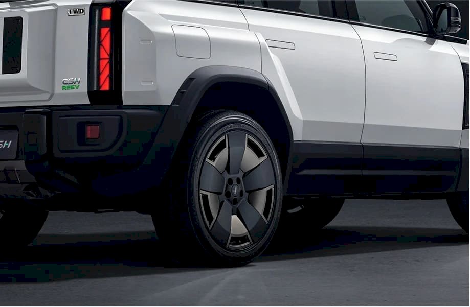Ground Clearance 220 mm
